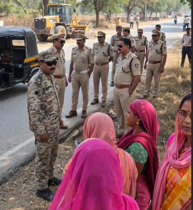 टैंक चौराहे से रेलवे फाटक तक चला अतिक्रमण हटाओ अभियान, 15 हजार जुर्माना।