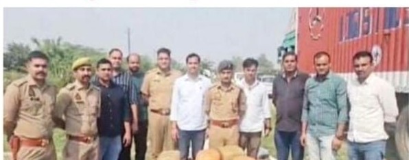 मथुरा में 1.25 करोड़ का गांजा बरामद, कंटेनर जब्त।