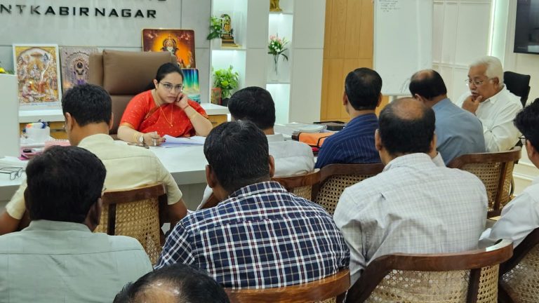 आकांक्षात्मक विकासखंडों के पैरामीटर्स पर तेजी से सुधार लाएं अधिकारी : डीएम
