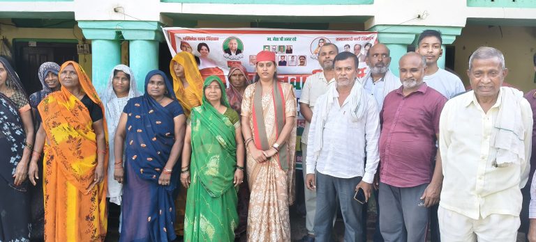 चौहान पूर्वा में रंजना पाल ने की पीडीए जनचौपाल, जनसमस्याओं पर किया संवाद।