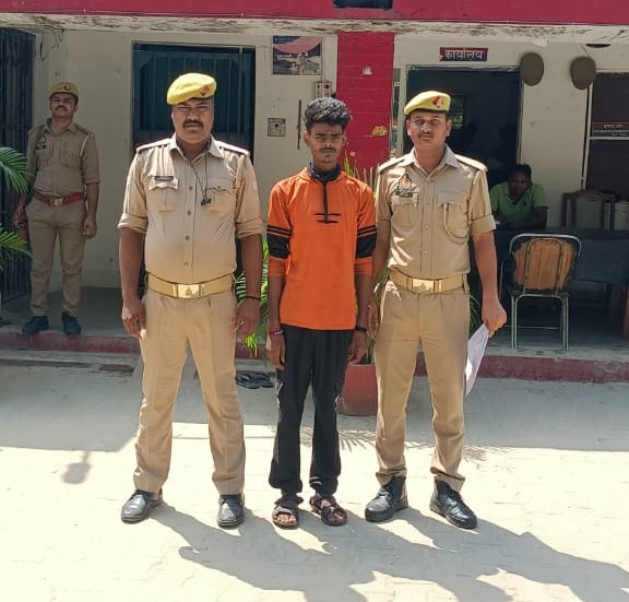 *थाना कछवां पुलिस ने नाबालिग को बहला-फुसला के भगाने के अभियोग से सम्बन्धित अभियुक्त को किया गिरफ्तार।