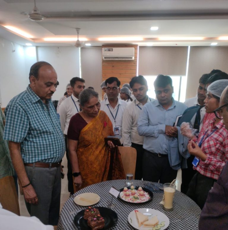 संस्कृति होटल मैनेजमेंट ने आयोजित की अग्निरहित पाक कला प्रतियोगिता।