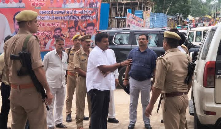 त्योहारों पर श्रद्धालुओं की सुरक्षा को लेकर डीएम सतर्क।