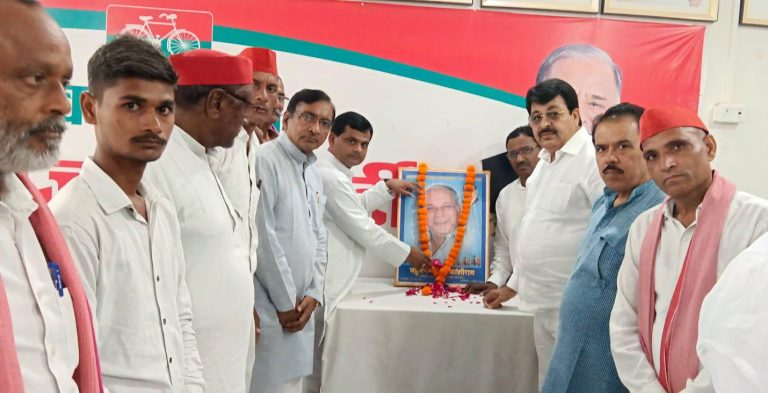 कांशीराम की पुण्यतिथि, सामाजिक न्याय के संघर्ष को किया याद।