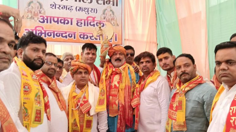 शेरगढ़ में निकली भगवान परशुराम जी की भव्य शोभायात्रा।