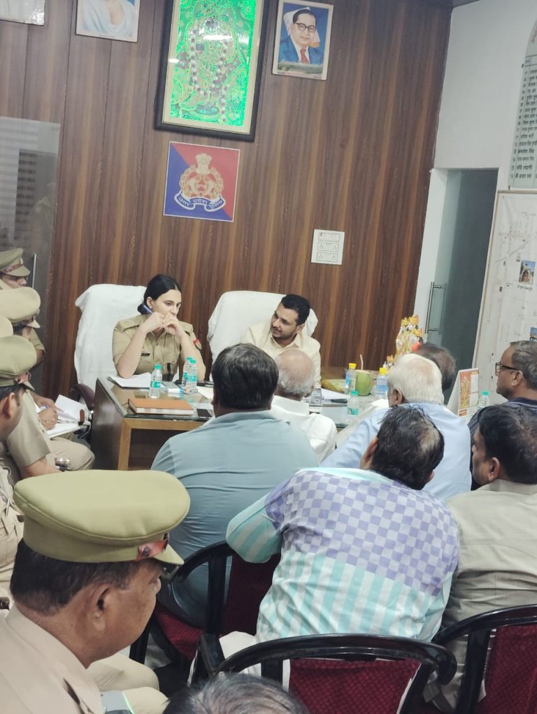त्योहारों को लेकर गोविंद नगर थाने में बैठक, शोभायात्राओं के मार्गों का किया निरीक्षण।