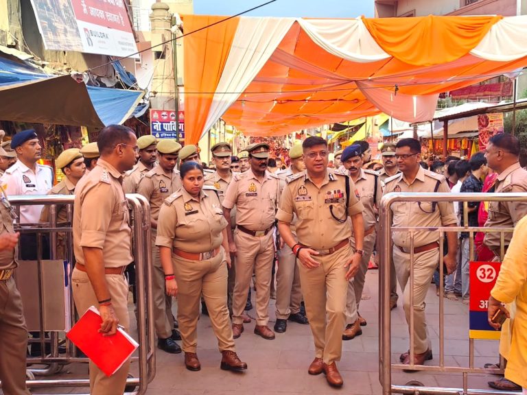 नवरात्र मेले में सुरक्षा व्यवस्था परखी, श्रद्धालुओं को सुगम दर्शन कराने के निर्देश
