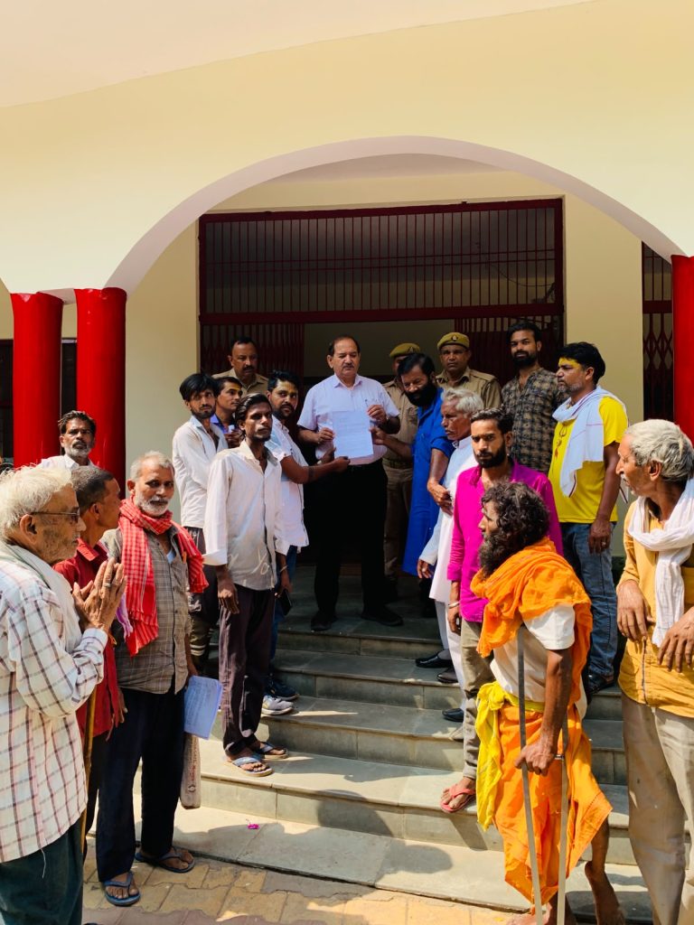 मथुरा में भू-माफियाओं के हौसले बुलंद, अब मंदिरों को भी नहीं बख्श रहे।