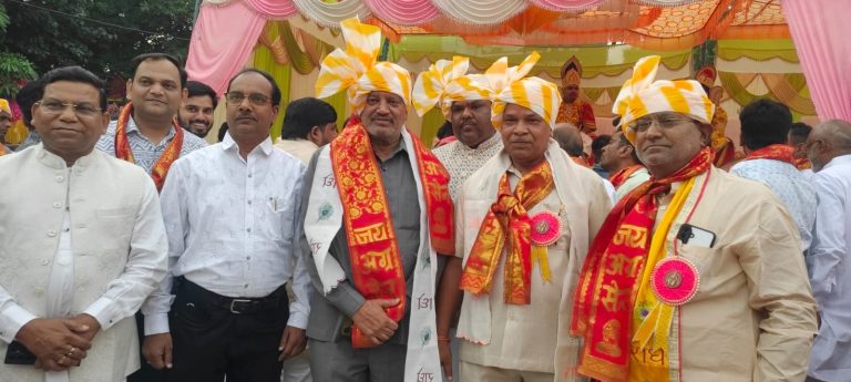 प्रमुख समाजसेवी अनिल अग्रवाल महाराजा अग्रसेन जयंती पर मथुरा में सम्मानित।