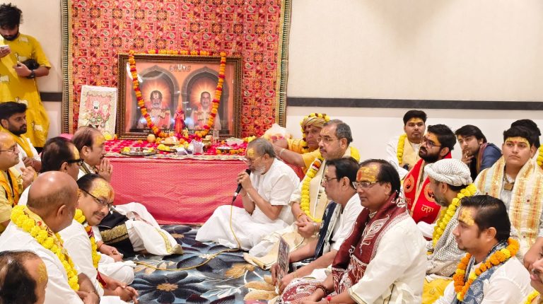महानवमी पर अनुग्रह अतिथि गृह में श्रीहनुमद् आराधन मंडल (रजि.) के द्वारा किया गया संगीतमय सुन्दर काण्ड पाठ