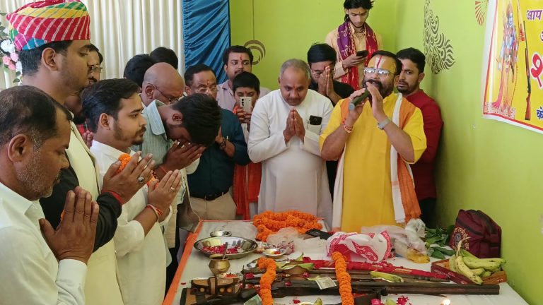 श्री राष्ट्रीय राजपूत करणी सेना, मिर्जापुर द्वारा शस्त्र पूजन कार्यक्रम का भव्य आयोजन संपन्न।