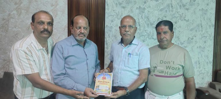 मथुरा के प्रमुख समाजसेवी अनिल अग्रवाल को महाराजा अग्रसेन जयंती का विशेष निमंत्रण।