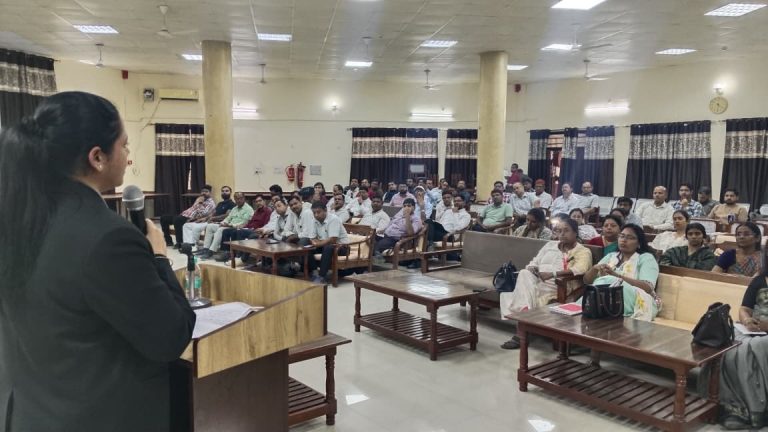 70 विद्यालयों के शिक्षकों को दिया गया विधिक साक्षरता का प्रशिक्षण।