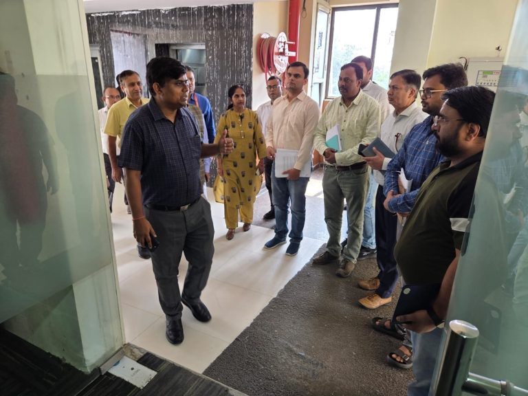 प्रमुख सचिव ऊर्जा ने केस्को के यूसीसीसी-1912 का किया औचक निरीक्षण, शिकायतों के त्वरित निस्तारण के दिए निर्देश।
