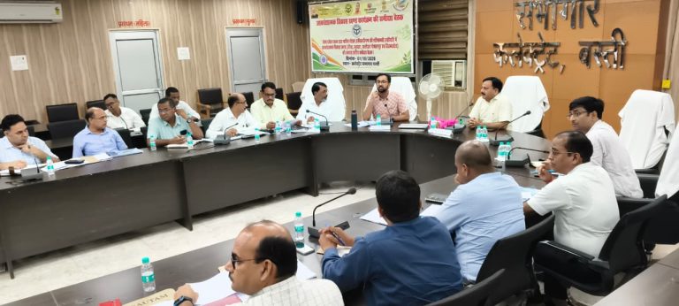 आकांक्षात्मक विकासखंडों में विकास कार्यों को समयबद्ध पूरा करें : राजेश त्यागी